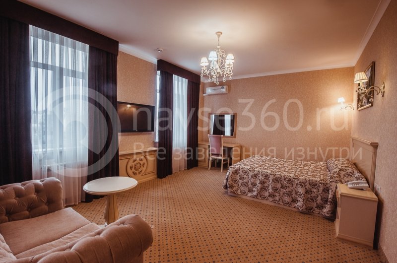 Резидент отель, номер 7