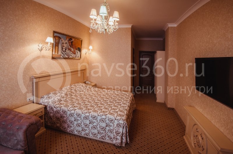 Резидент отель, номер 16